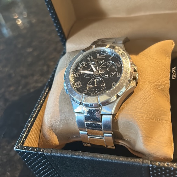 Guess Steel Watch - Guess Rush Day-Date Herrenuhr Quarz I90199G3 42 mm - Picture 2 of 11